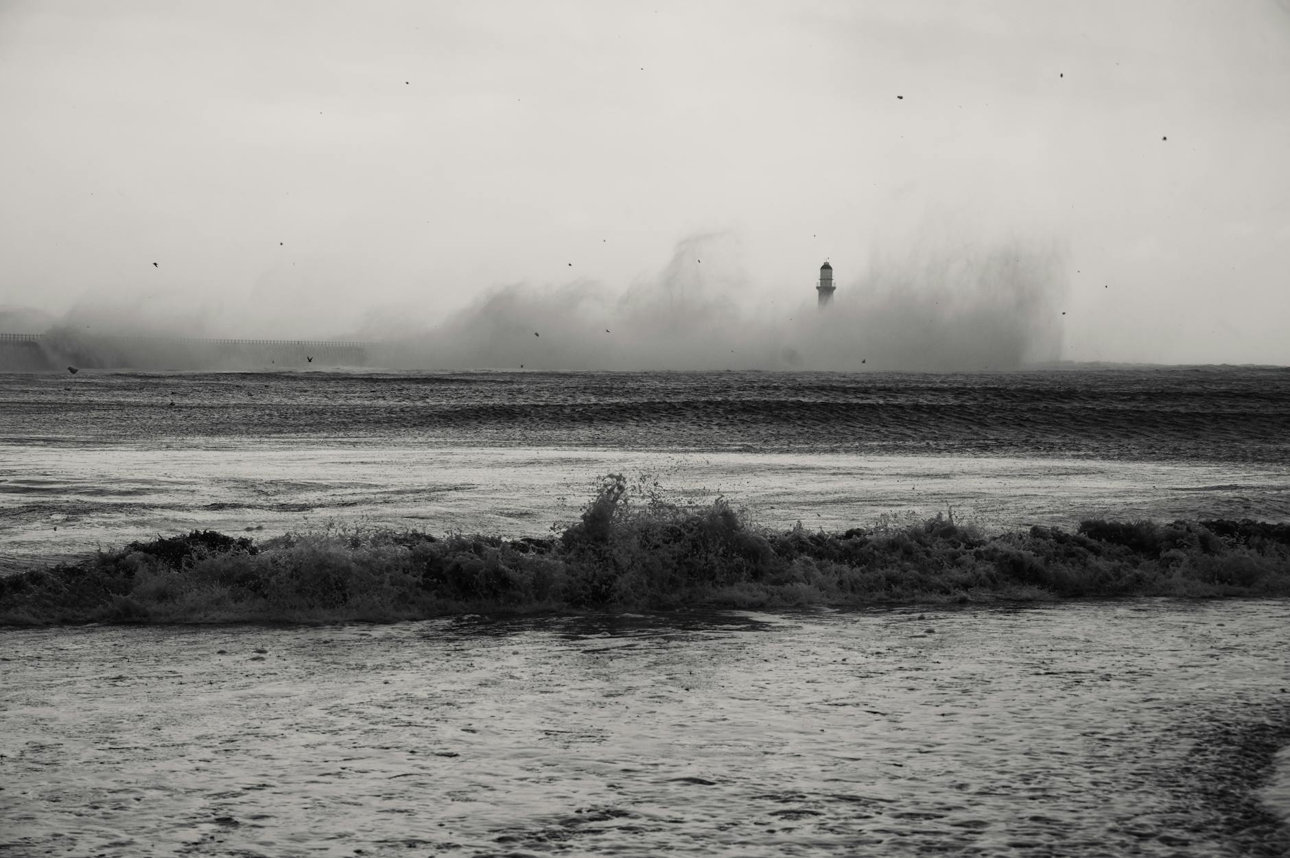 Izolacja natryskowa PUR nakładana pod połacią dachu w domu